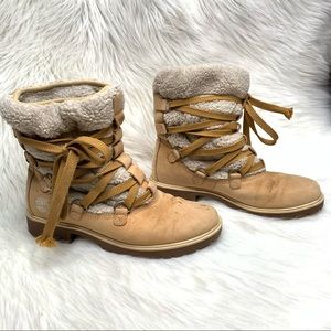 Timberland Sherpa fleece boots size 7.5